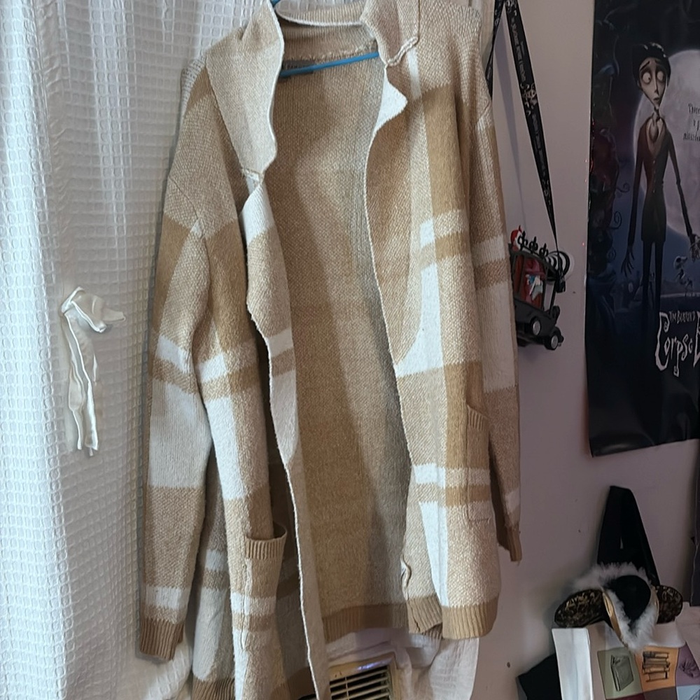very comfy sweater very soft looks so cute with anything
